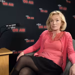 UPCE On Air: O studentech, fyzikální chemii a lécích s proděkankou Komersovou