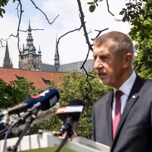 Proč Babiš nepřišel na jmenování nového náčelníka generálního štábu, když si ho sám prosadil?