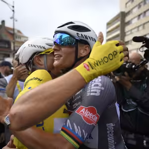 Tour 2025 (#2) - MVDP udrel, má žltý dres