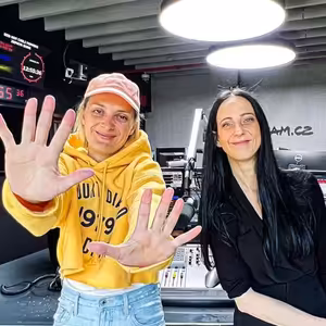 Bára Poláková o novém albu ON/OFF, střelených výzvách, zpívání pozpátku i filmu, který svět neviděl