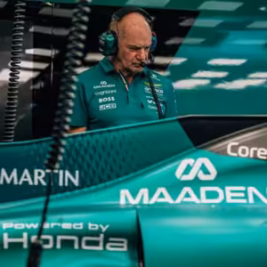 Mega problémy Aston Martin, Maxa Verstappena to nebaví a trik Mercedesu | EisKing Bahrajn 2/3