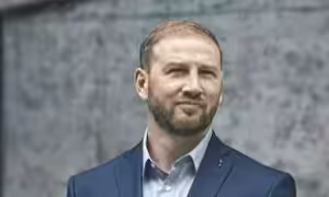 "Bylo toho hrozně moc, co jsem se musel naučit," říká bývalý hokejista Petr Ton