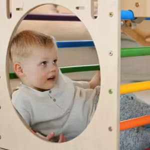 🧗‍♀️ Montessori Lezecká Kocka: Rozvíjanie Motoriky a Koordinácie u Detí 🧗‍♀️