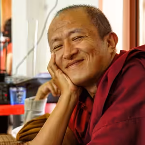 Jak se liší přístup k buddhismu na Západě a na Východě - Dzongsar Jamyang Khyentse Rinpočhe