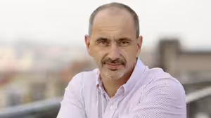 Vláda zvažuje ukončení prokazování se antigenními testy. Tlačí na to, aby se více očkovalo, vysvětluje Martin Kuba