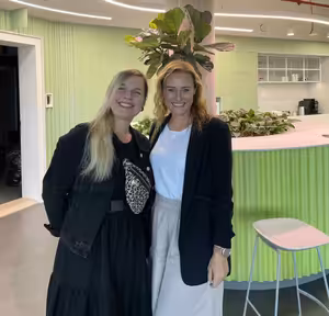 “Místo vložek používají toaletní papír.” O menstruační chudobě, ztrátě důstojnosti i o potřebě veřejné diskuze na téma menstruace s Lucii Gregorovou z organizace Sola pomáhá.