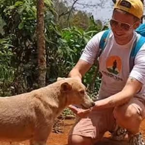 Africký deník 17: O kacířství, vodopádech a psím mesiáši