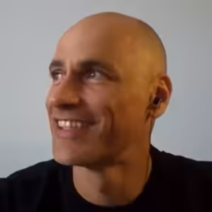 Ekonóm z krízového štábu SR: Každý desiaty Slovák bude nezamestnaný. Pokles HDP je kvôli koronakríze rekordný