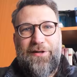 Benjamin Uhrin: Čo ukrývaš v dlaniach?