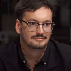 Dobrovolník z ARO: Po první službě jsem brečel. Zdravotníci zase budou padat na hubu, je to krize sobectví