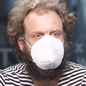 Rodina v dodávce cestuje Evropou: Mají nás za poutníky, ne za blázny, stmeluje nás to, říká Hon