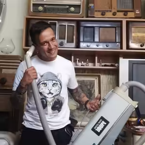 VYSAVAČ 025 - Michal INDI Dokoupil