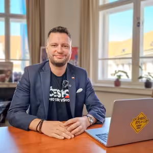 Je to konec Pekarové? Koalice opět rozhádaná. Daň z nemovitosti narostla i o 80 %. | Čau Praho! #83