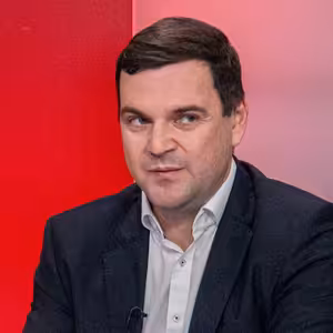 Petr Macinka (Motoristé sobě): Chceme promluvit do příští vlády, zelená politika je třídním bojem | 1 .7. 2024