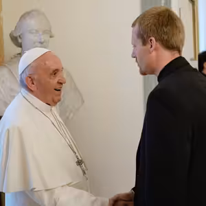 Celibát mi dává svobodu, pro vztah s Bohem se musíte obětovat, říká Čech ve službách papeže