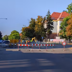 Omezení v ulici ČSA jsou pro obyvatele zásadní. Snažíme se přimět stavitele k urychlení prací, říká primátor Mostu.