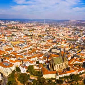 #nebududoma: Do Jihomoravského kraje za historií, únikem před horkem a samozřejmě na víno