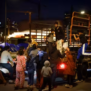 Izraelské ničení Hizballáhu dopadá na civilisty. Milion Libanonců opustilo domovy, rodiny přespávají v ulicích