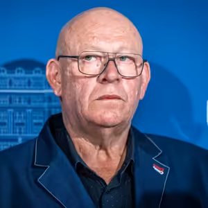 Kostolný: O čem svědčí nejbizarnější útěk před novináři v dějinách slovenské politiky?