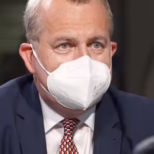 Zima: Plošné testy jsou nesmysl. Já šel k lékaři skoro pozdě. Vím, proč lidé umírali