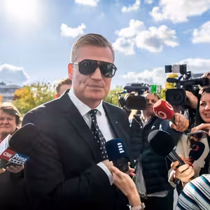 Potřebují ještě Motoristé Filipa Turka? Půlroční jízda nejmenší vládní strany