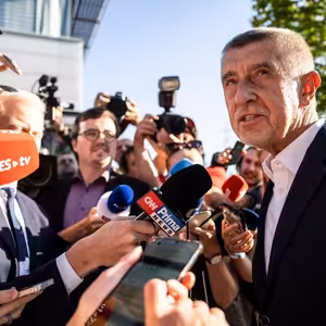Může ještě Babiš odstoupit od zrušení poplatků pro ČT a ČRo?
