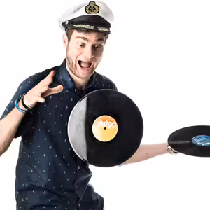 Představujeme: DJ Captain Sound, se kterým jste na jedné lodi