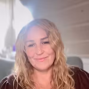 Mab Junga, Život v jednoduchosti