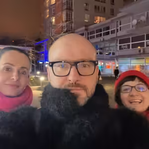 Odvážné palce 1/1/2026: Pluribus, Máma, Citová hodnota, Deník shopaholičky a další