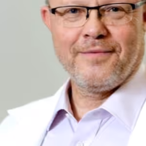 Ukrajinu napadl blázen. Musíme pomoci, říká ministr Válek