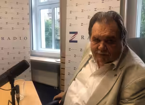 Senátor Jan Žaloudík /ČSSD/: Některým už ty roušky vrostly na hlavu. Doufám, že se občané neumlátí kvůli tomu, kdo bude první vakcinován