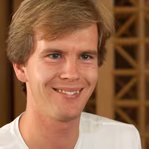 Geniální klavírista chová slepice a miluje vlaky Mám radost, když má spoj zpoždění