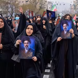 .konfrontácie: Trampoty živočícha politického