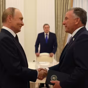 V postoji k Ukrajině mluví za Američany ne slova, ale činy. Ty jsou i přes cestu do Kyjeva minimální