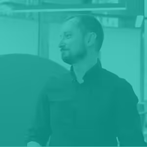 VOĽBY A REALITNÝ TRH