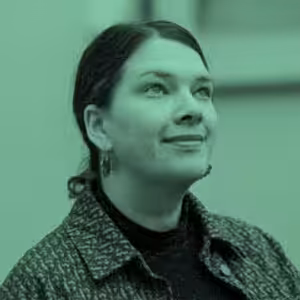 „Někdy je potřeba v rámci zkoušení nahodit flitrovanou košili“ – Anna Klimešová k inscenaci Jak vidět neviditelné