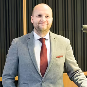 Jaroslav Naď - OĽaNO zvažuje odvolávanie ministra obrany