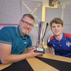 Cílová vlajka s Romanem Staňkem: Cesta k triumfu