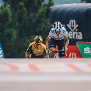 #192 VUELTA ŠPECIÁL: Nerozlúštiteľná taktika Movistaru prináša červenú