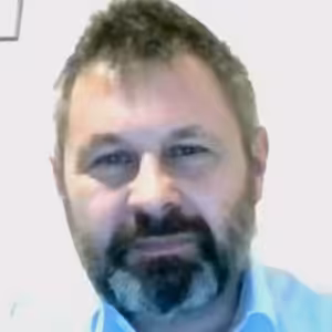 Tlak na to, jak se máme chovat, je enormní. Musíme se ptát, v jaké společnosti chceme žít, říká Matějek