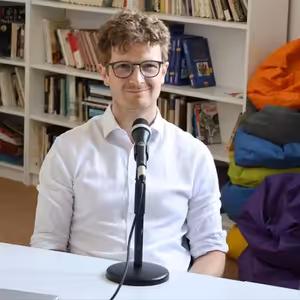 Jan Juříček (2. díl, angličtina): K procvičování angličtiny využíváme hravých aplikací, doma psaným esejím už odzvonilo