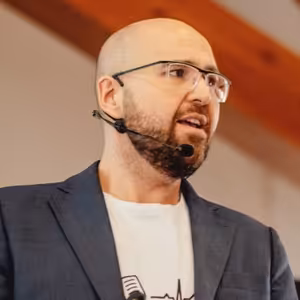 MNV #553: „Nebojím se změn, ale potřebuji stát nohama pevně na zemi,“ říká Eva Čejková, zakladatelka komunity Ženy s.r.o. a CEO startupu Testuj.to