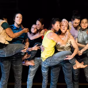 Cirkus TeTy: Voyerky jsou o ženách, mateřství i kontrastu reality a očekávání