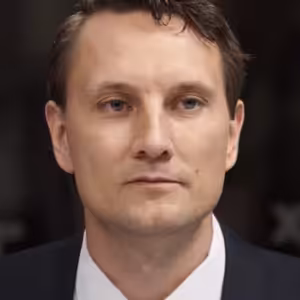 Chceme z Česka federaci, 30 let to tady nefunguje. Peková je věrohodná kandidátka, říká Raždík