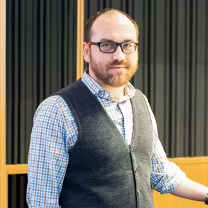 Radovan Pala - Nahliadnutie do Dankovej práce v knižnici nemôže byť... (Braňo Závodský Naživo)