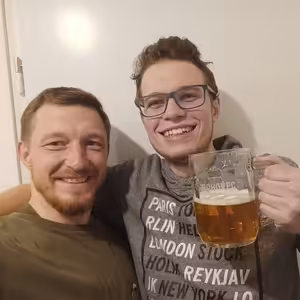 Mýty o první pomoci: Zlomená noha, lyžáky dolů! (Šimon Kořínek, PrPom)