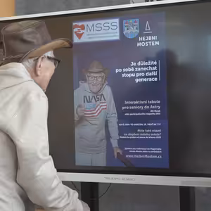 Velká interaktivní tabule nemusí být jen doménou ve školách.