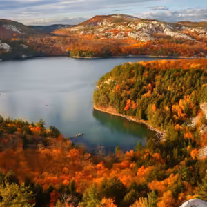 Dopoludnie na Infovojne s Adrianom 30.9.2024