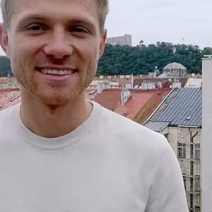 Štěpán Hájek z brokerské společnosti XTB říká, jak investovat do zdravotnictví