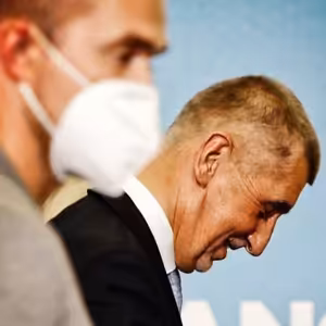 Porážka je pro Babiše nestravitelná a ponižující, Fialou pohrdá, říká Komárek